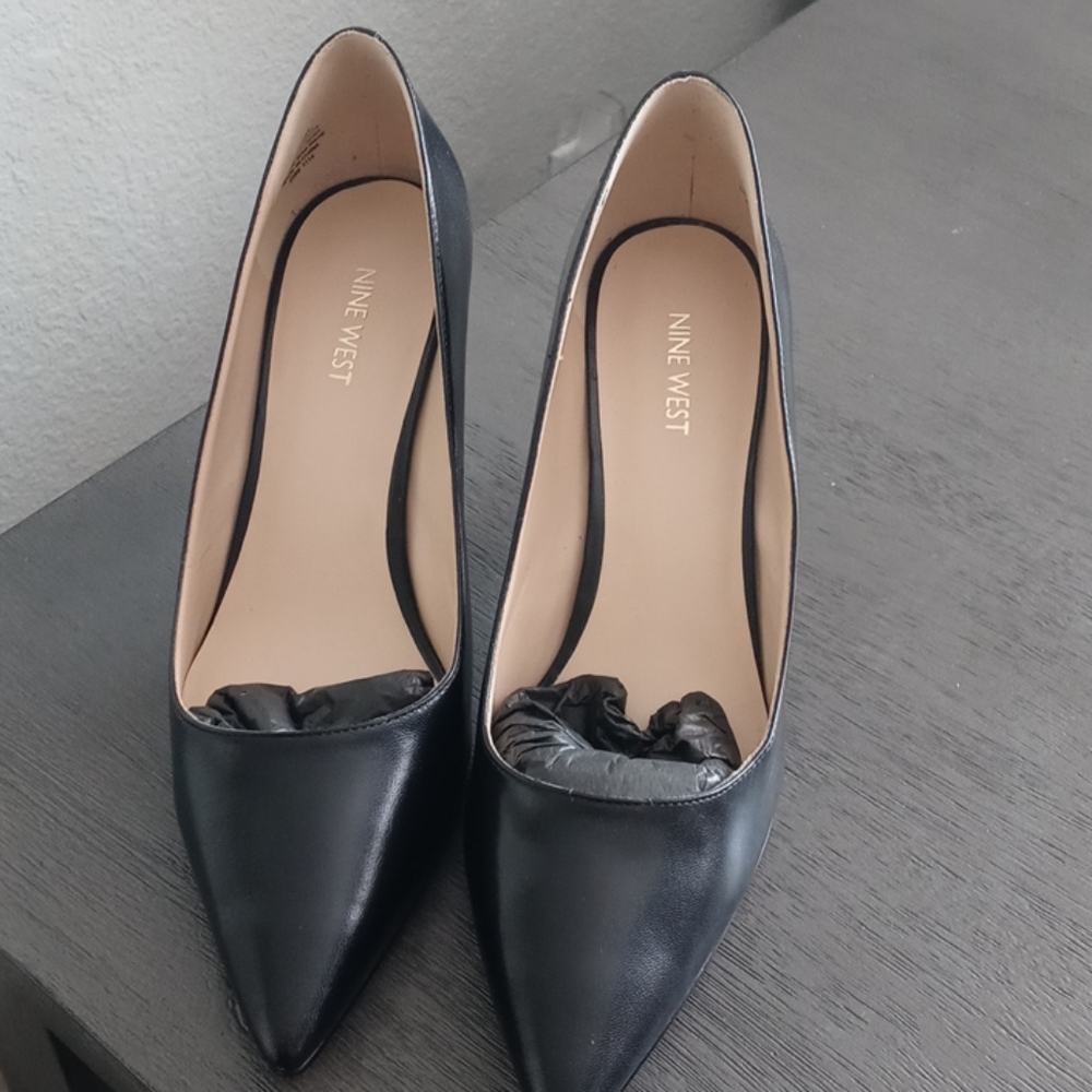 Women's Black Dress Pump